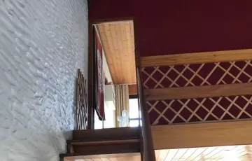 Vue escalier avant travaux
